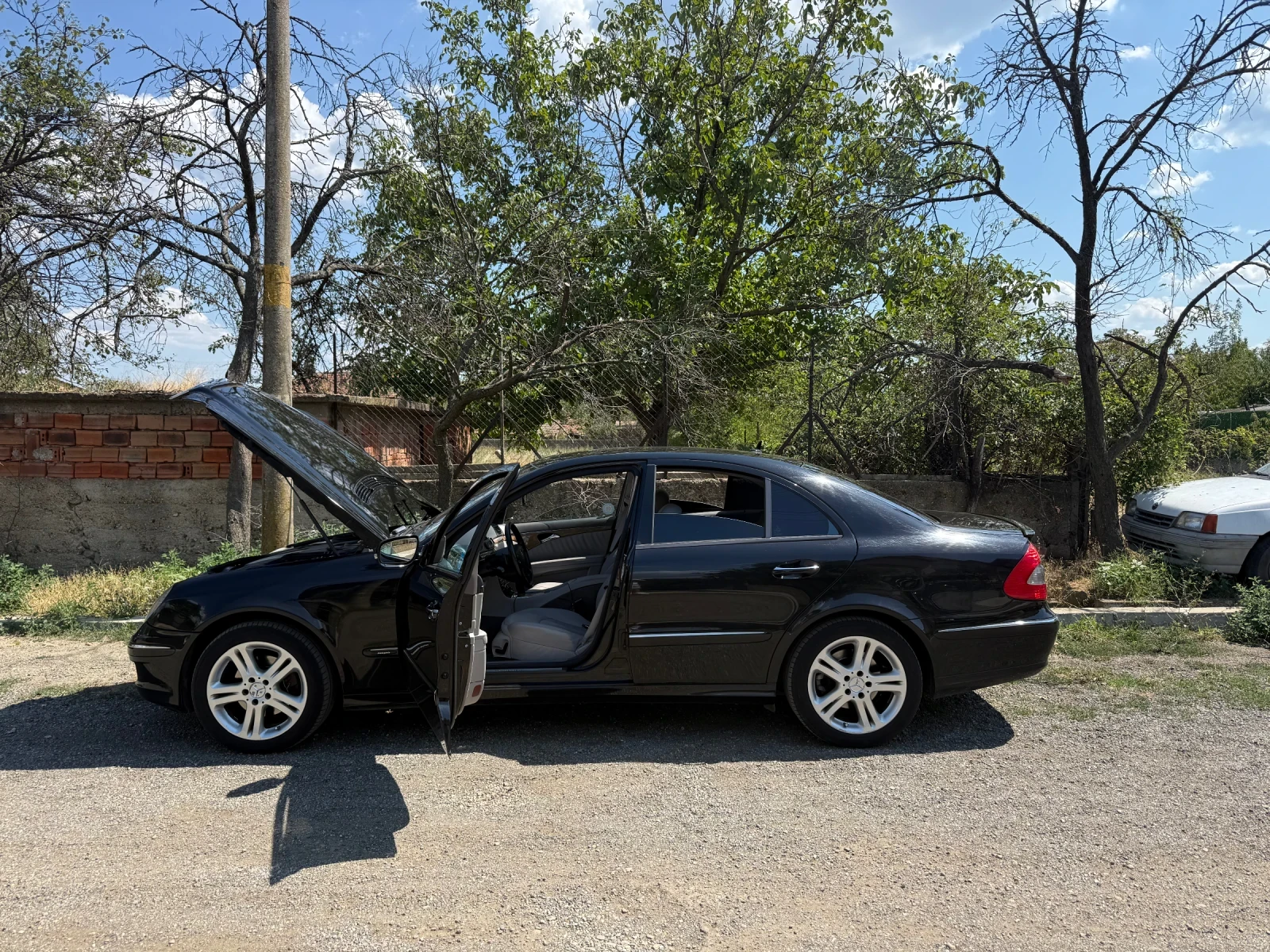 Mercedes-Benz E 320  - изображение 6