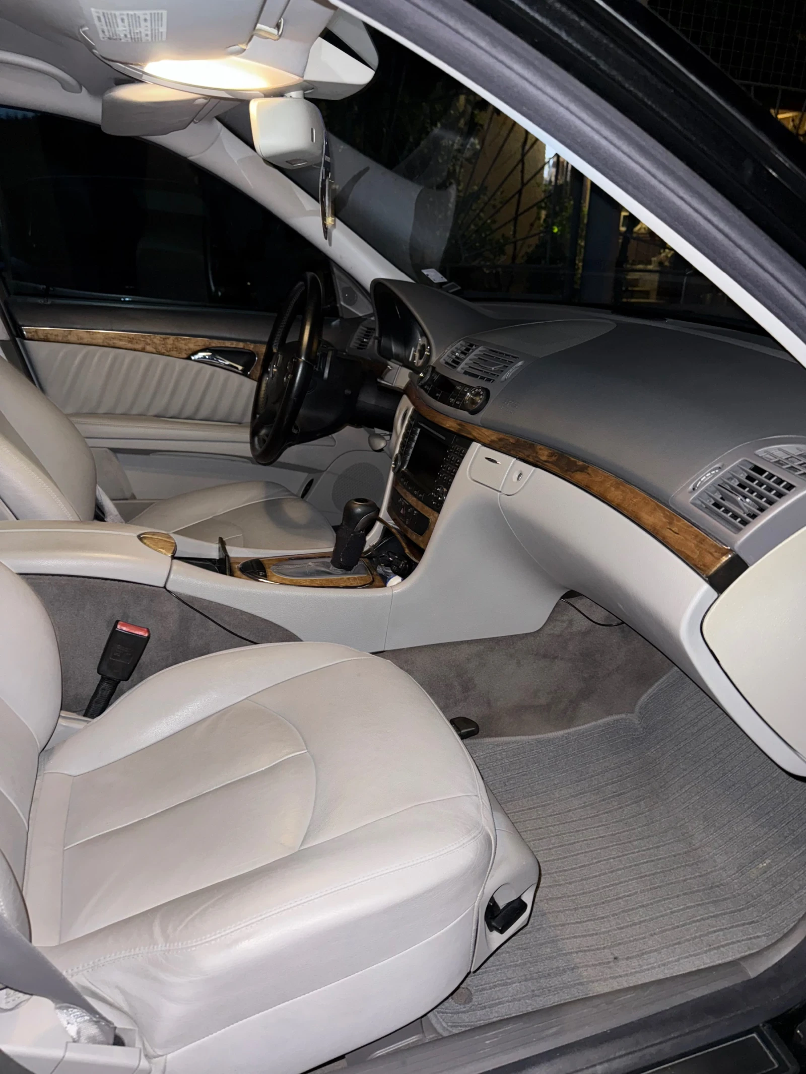 Mercedes-Benz E 320  - изображение 4