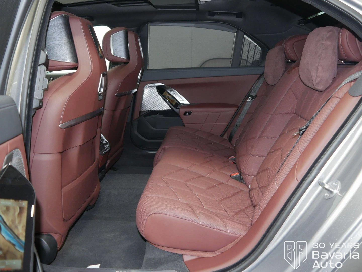 BMW 750 e xDrive Sportautomatic - изображение 8