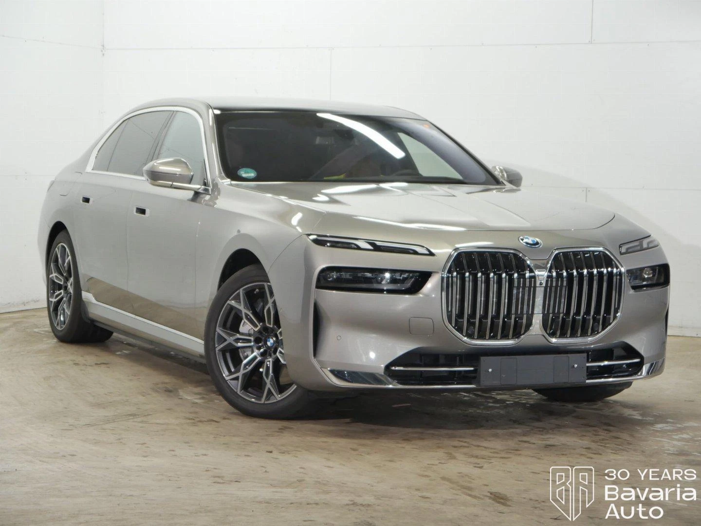 BMW 750 e xDrive Sportautomatic - изображение 4