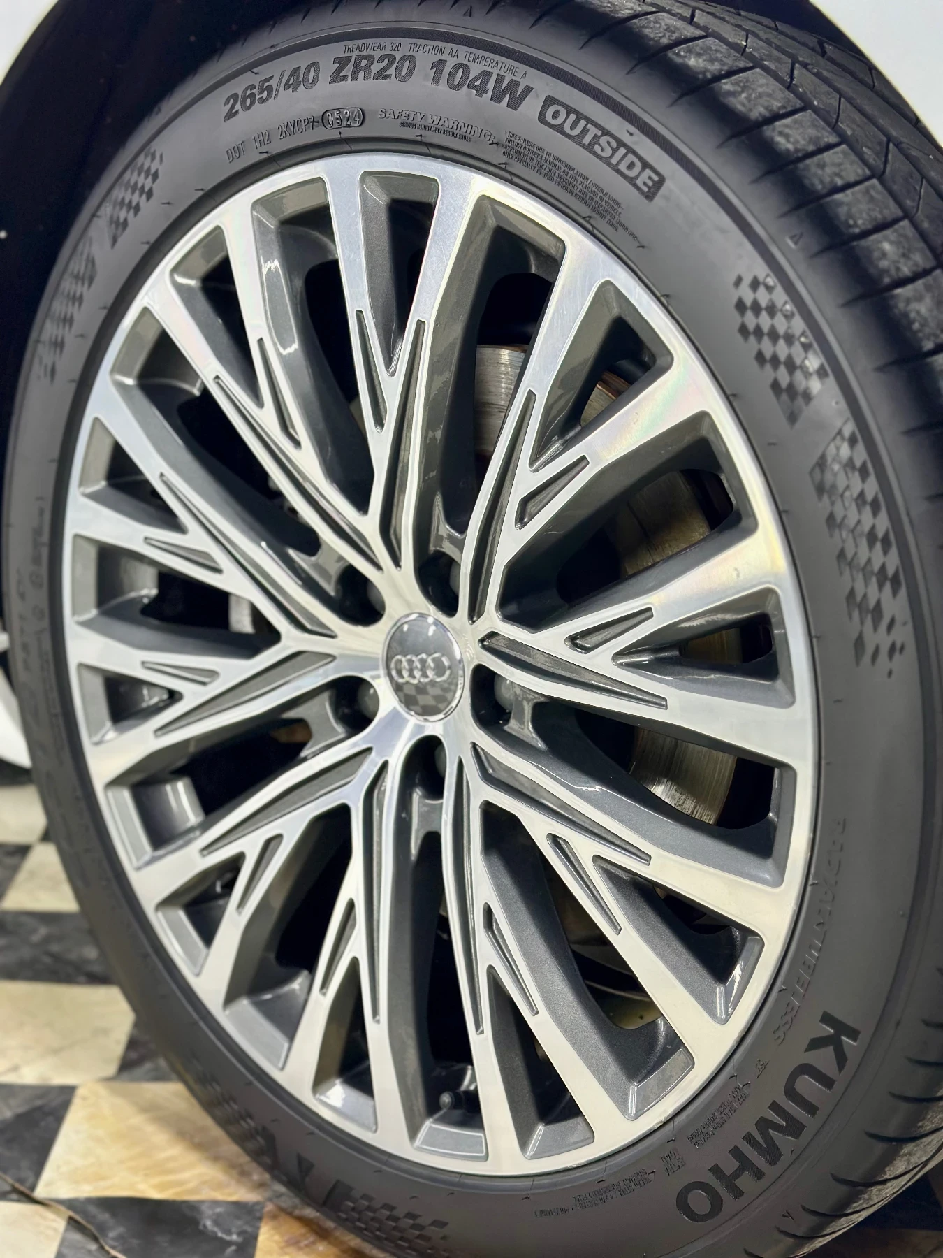 Audi A8  - изображение 7