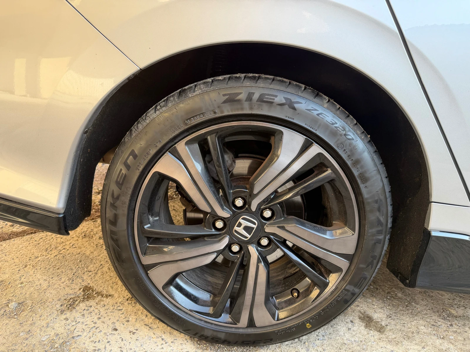 Honda Civic 1.5 TURBO - изображение 9