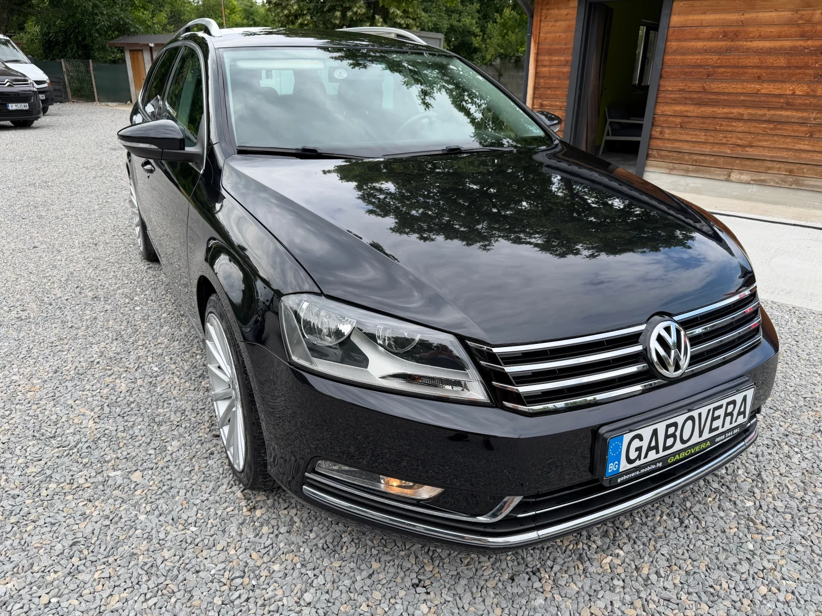VW Passat Автоматик! Подгрев! Кожа! Нави! Зимни и летни, снимка 2 - Автомобили и джипове - 52725953