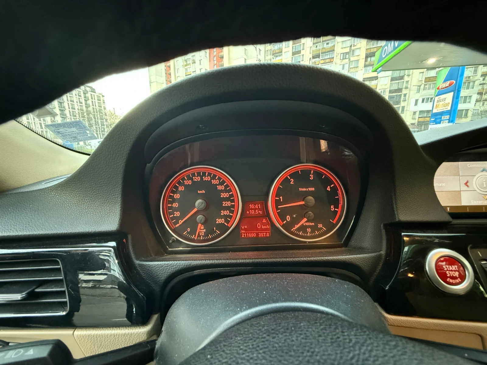 BMW 330 330d/ 231hp/ Панорама/ Navi/ Кожа - изображение 10