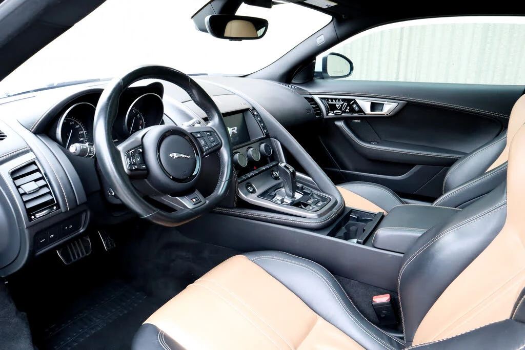 Jaguar F-Type R Coupe* AWD* АвтоКредит* (ЦЕНА ДО БГ), снимка 7 - Автомобили и джипове - 53750321