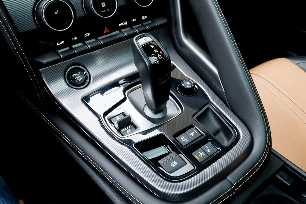 Jaguar F-Type R Coupe* AWD* АвтоКредит* (ЦЕНА ДО БГ), снимка 13 - Автомобили и джипове - 53750321