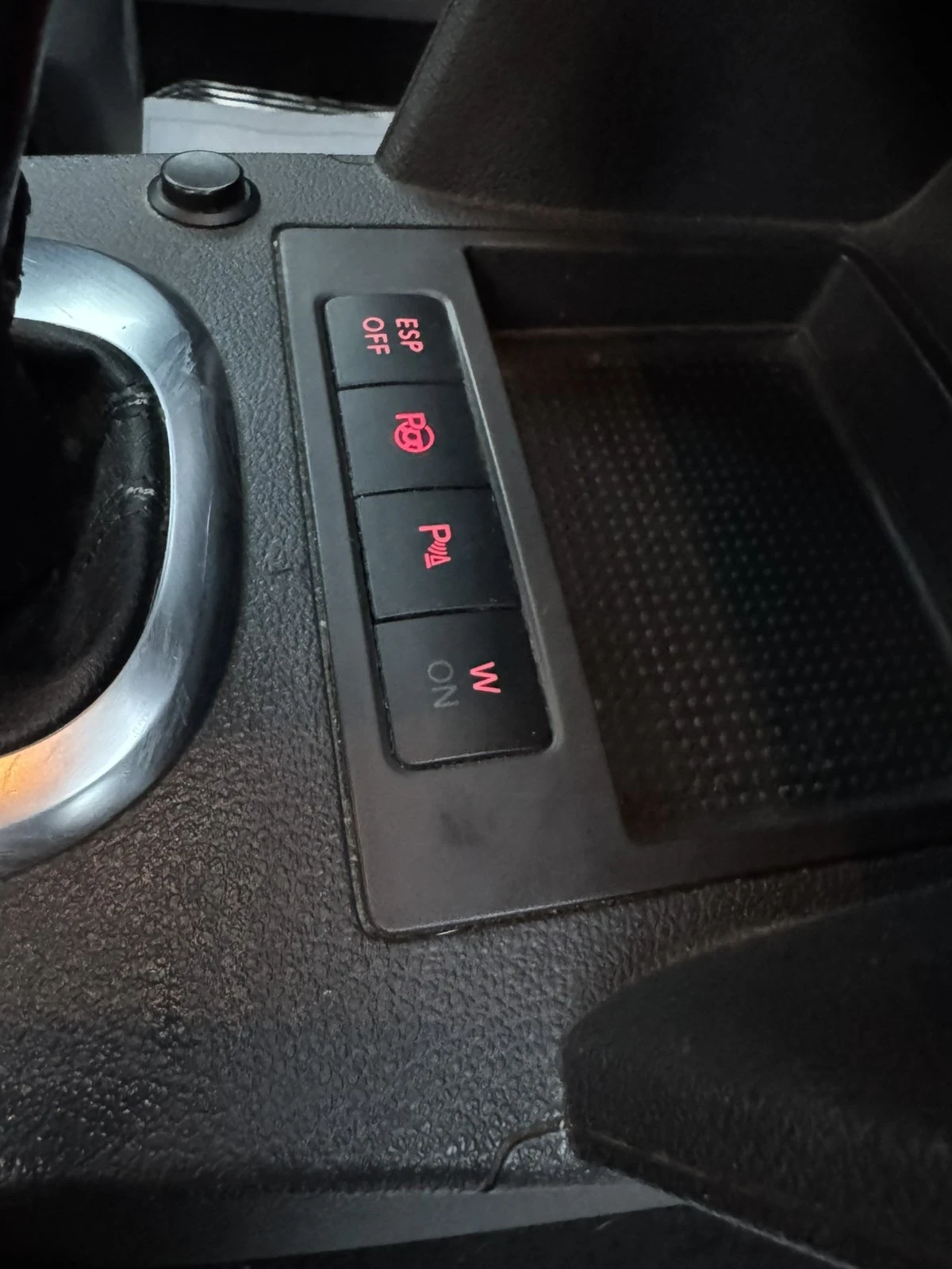 VW Touran 2.0 TDI BMM 7 места Full екстри, снимка 9 - Автомобили и джипове - 53788071