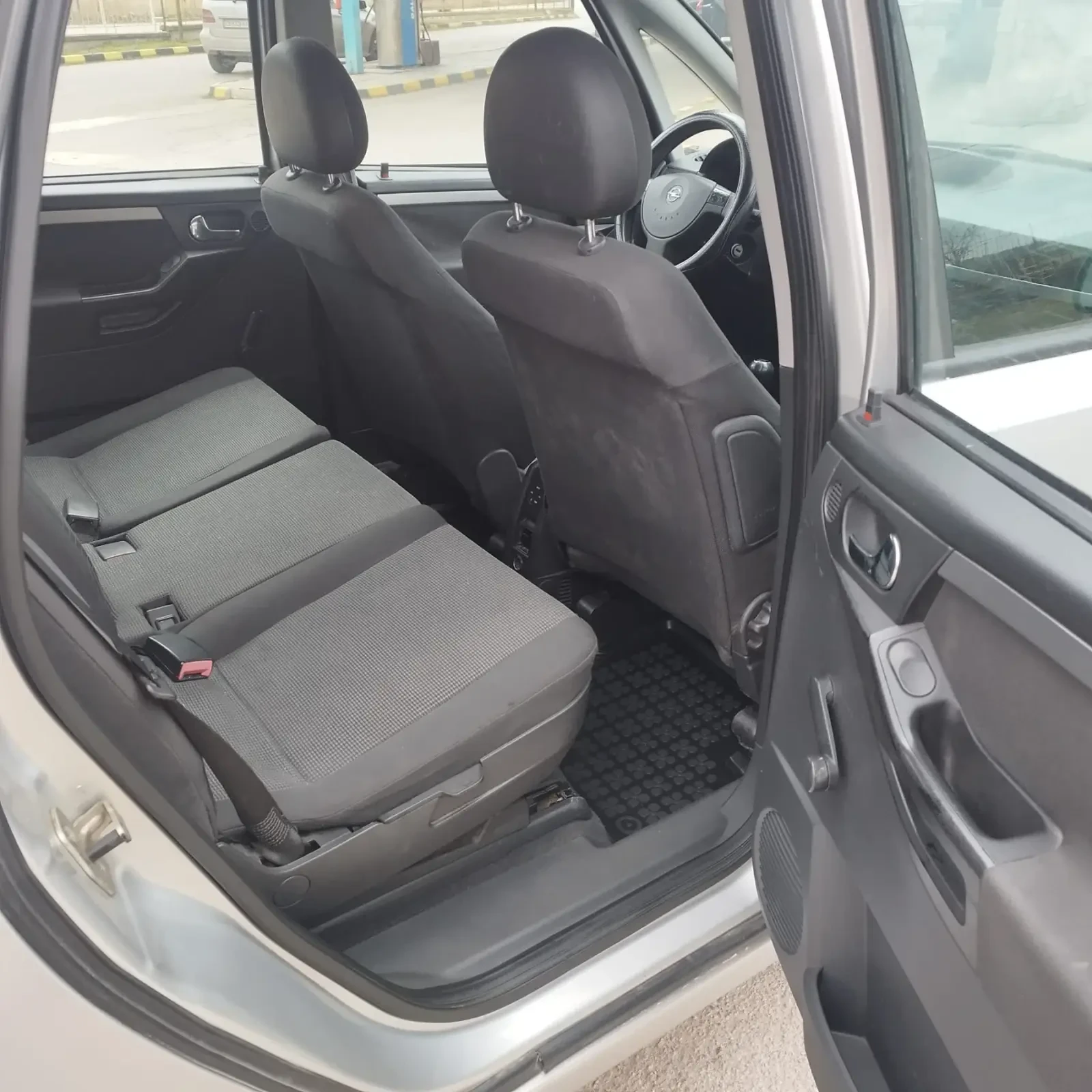 Opel Meriva 1.6 Бенз/ГАЗ/НАПЪЛНО ОБСЛУЖЕН ПРЕДИ 3000КМ!!!, снимка 6 - Автомобили и джипове - 53915679