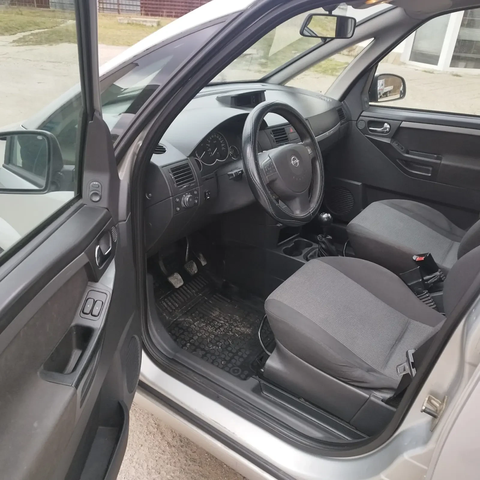 Opel Meriva 1.6 Бенз/ГАЗ/НАПЪЛНО ОБСЛУЖЕН ПРЕДИ 3000КМ!!!, снимка 9 - Автомобили и джипове - 53915679