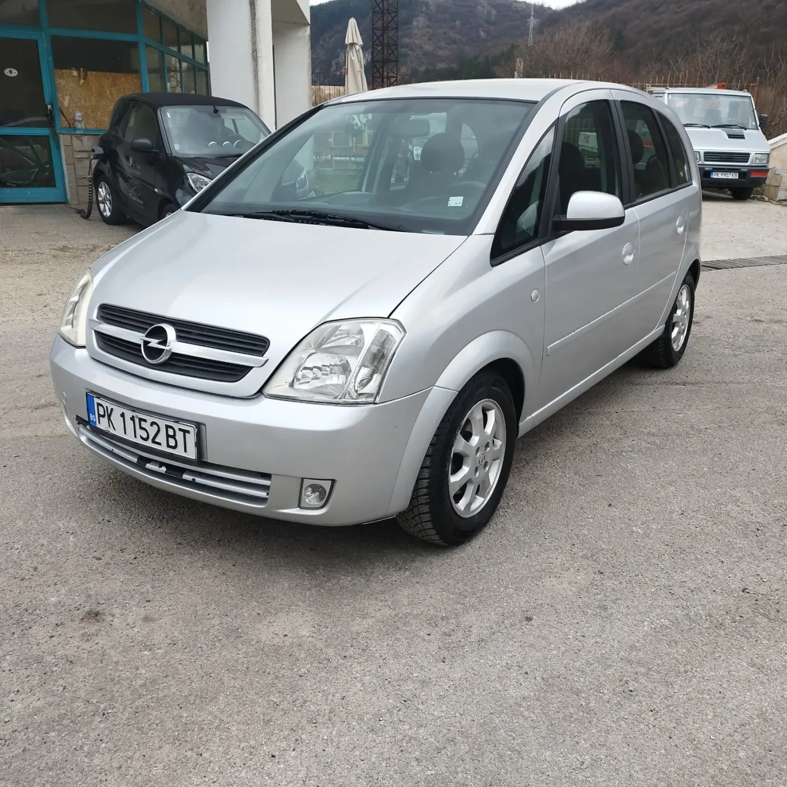 Opel Meriva 1.6 Бенз/ГАЗ/НАПЪЛНО ОБСЛУЖЕН ПРЕДИ 3000КМ!!!, снимка 4 - Автомобили и джипове - 53915679