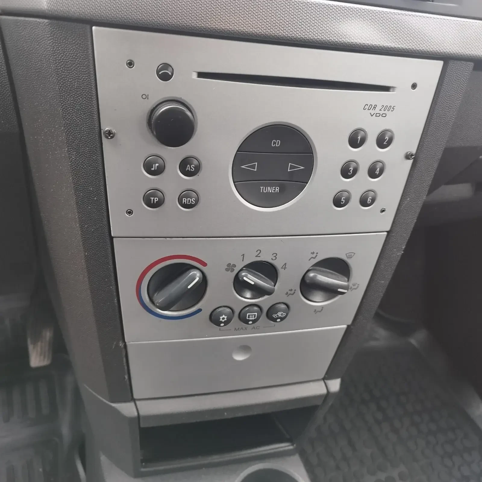 Opel Meriva 1.6 Бенз/ГАЗ/НАПЪЛНО ОБСЛУЖЕН ПРЕДИ 3000КМ!!!, снимка 10 - Автомобили и джипове - 53915679