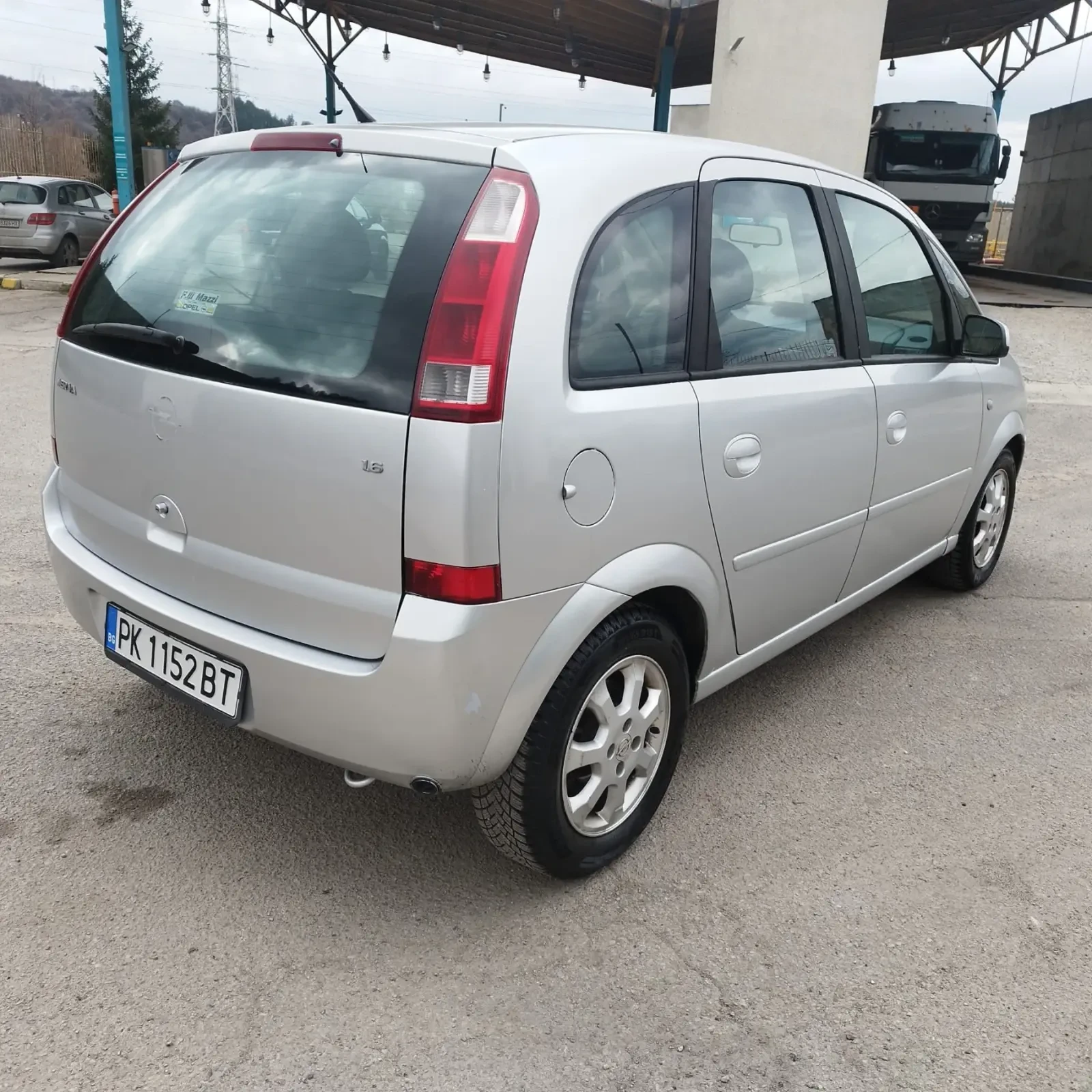 Opel Meriva 1.6 Бенз/ГАЗ/НАПЪЛНО ОБСЛУЖЕН ПРЕДИ 3000КМ!!!, снимка 2 - Автомобили и джипове - 53915679