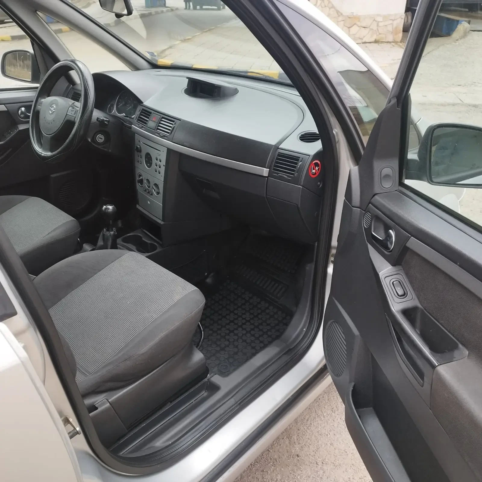 Opel Meriva 1.6 Бенз/ГАЗ/НАПЪЛНО ОБСЛУЖЕН ПРЕДИ 3000КМ!!!, снимка 7 - Автомобили и джипове - 53915679