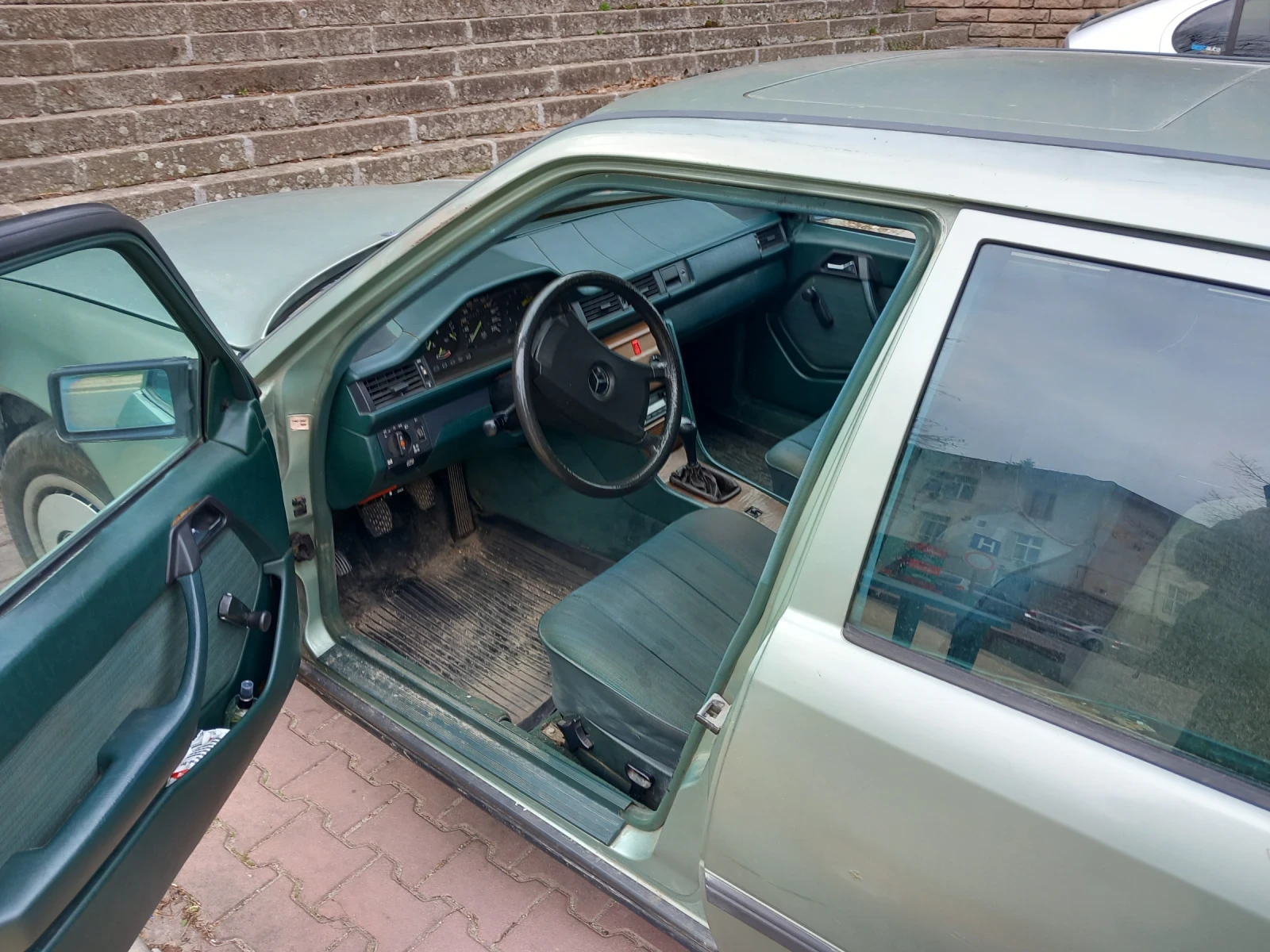 Mercedes-Benz 124, снимка 4 - Автомобили и джипове - 53939395