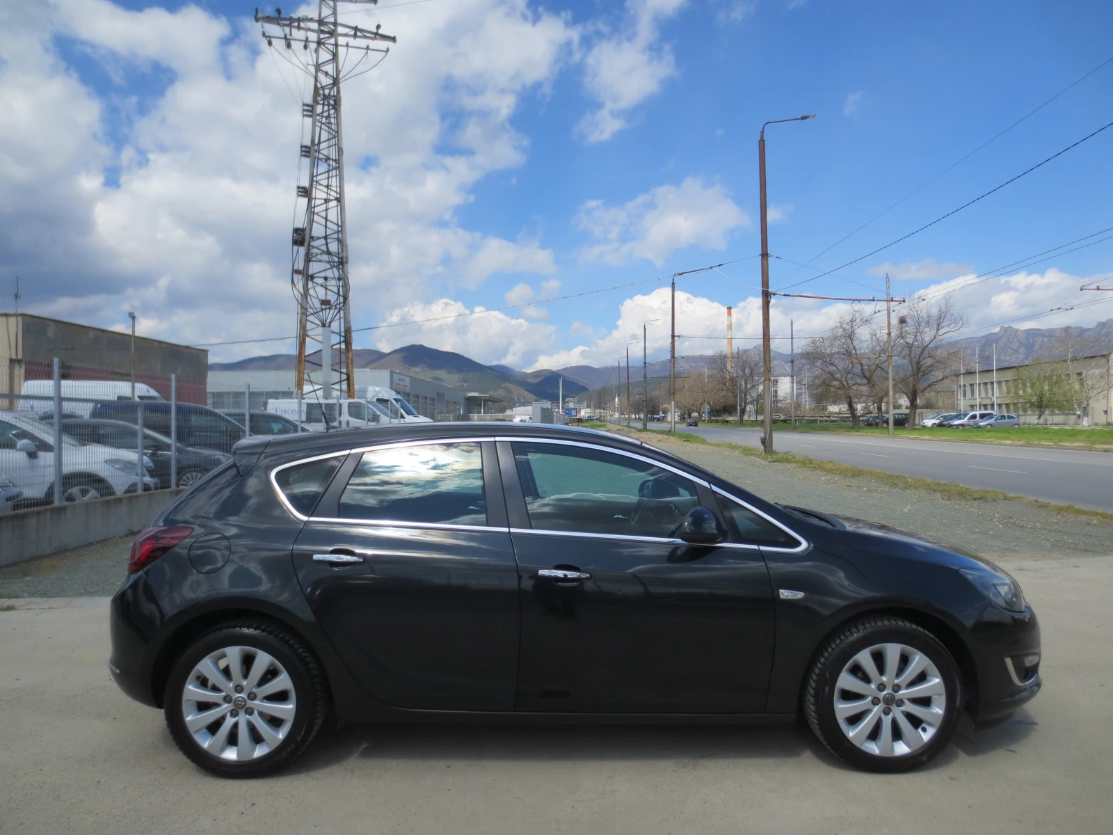 Opel Astra 1.4 i* TURBO* FACELIFT* , снимка 4 - Автомобили и джипове - 54137265