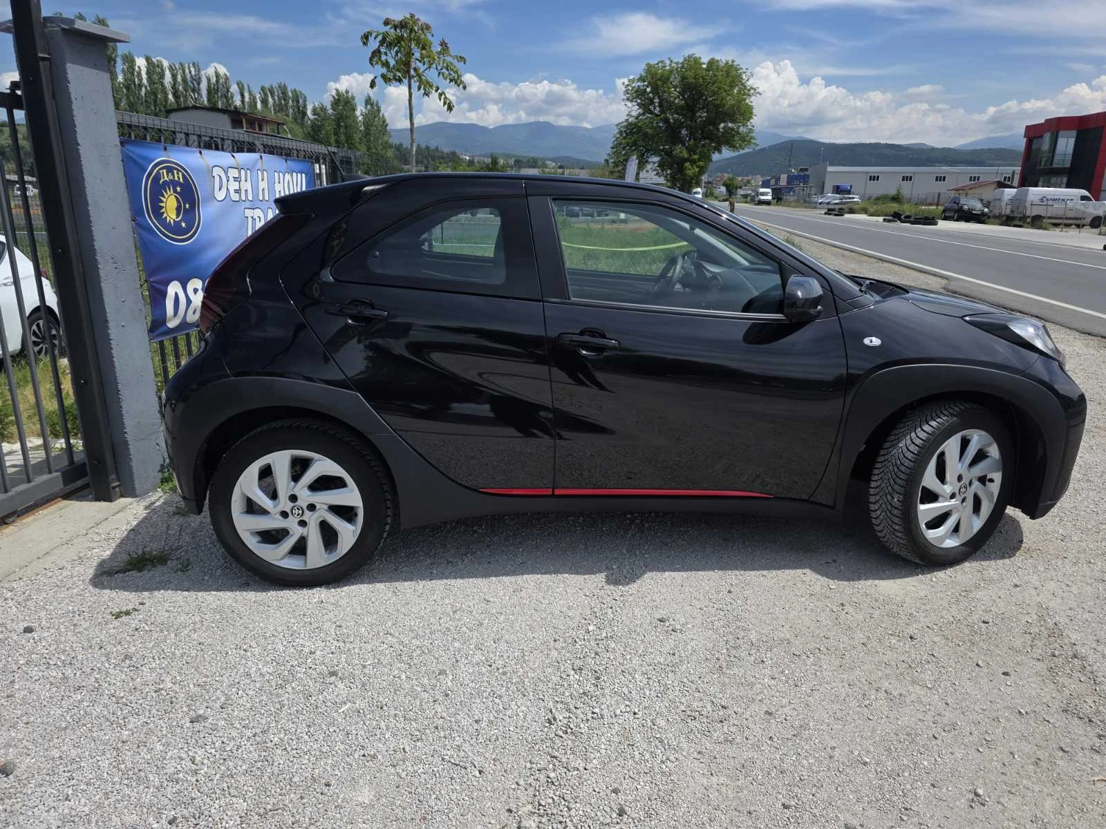 Toyota Aygo Х 1.0 VVT-i Камера| Джанти| Пълна сервизна история, снимка 5 - Автомобили и джипове - 54491387