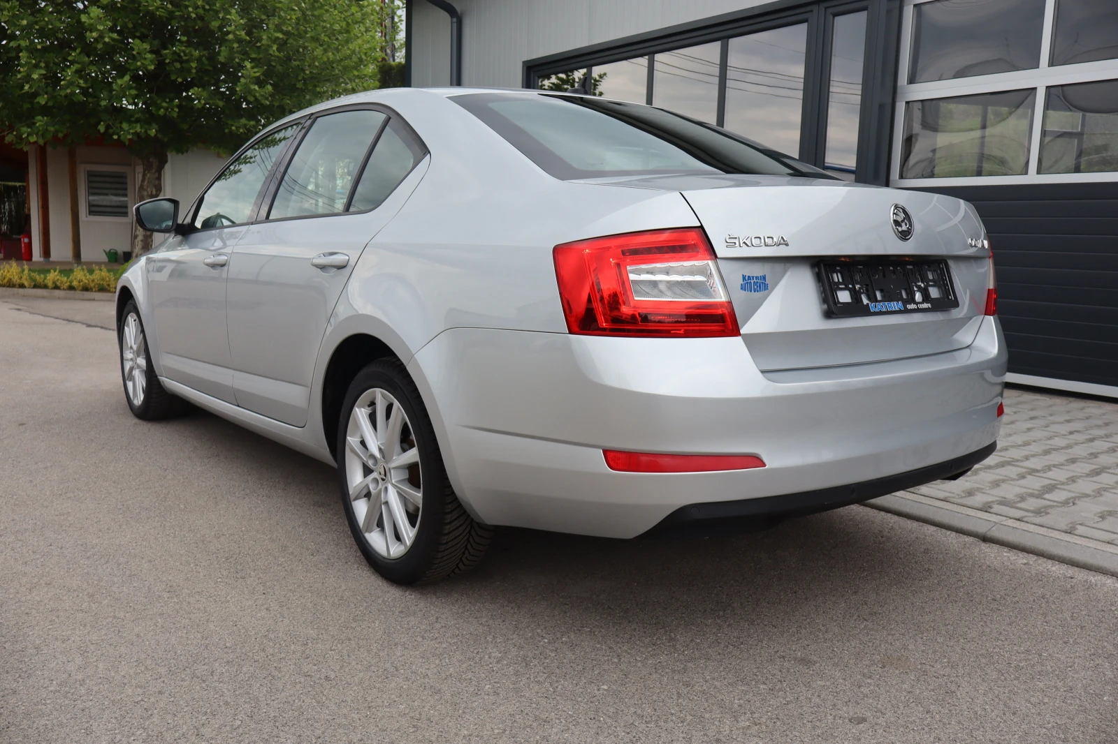 Skoda Octavia 2.0TDI* 111000* KM, снимка 7 - Автомобили и джипове - 54591606