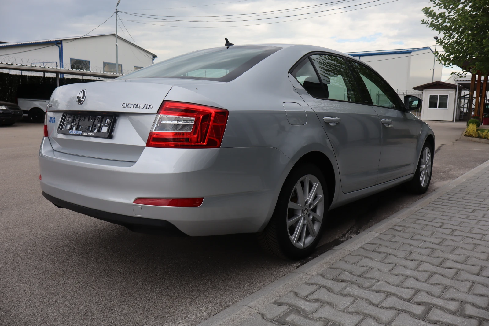 Skoda Octavia 2.0TDI* 111000* KM, снимка 5 - Автомобили и джипове - 54591606