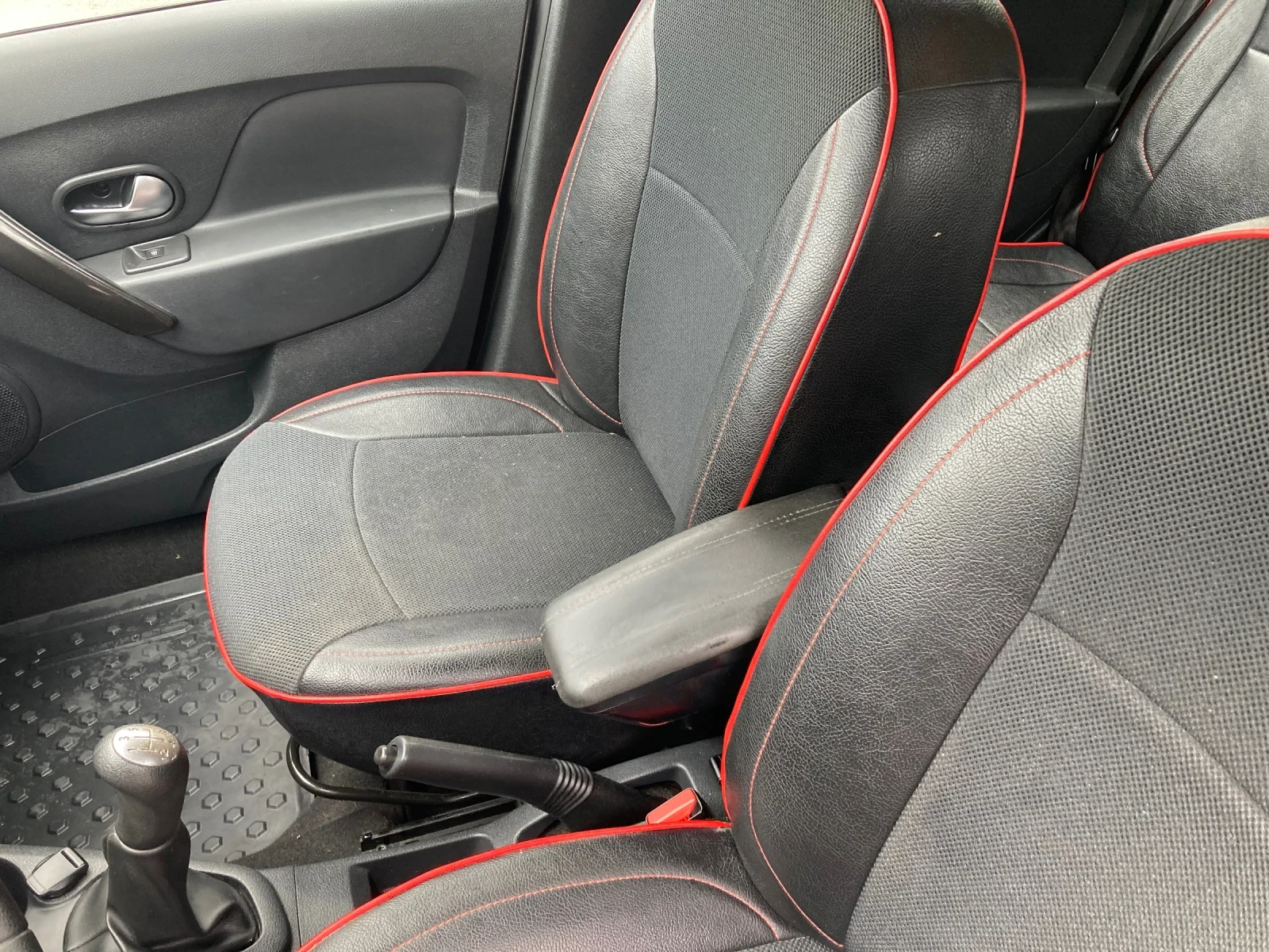 Dacia Logan 1.5 DCI 95ks EVRO-6  Klima, снимка 13 - Автомобили и джипове - 54653933