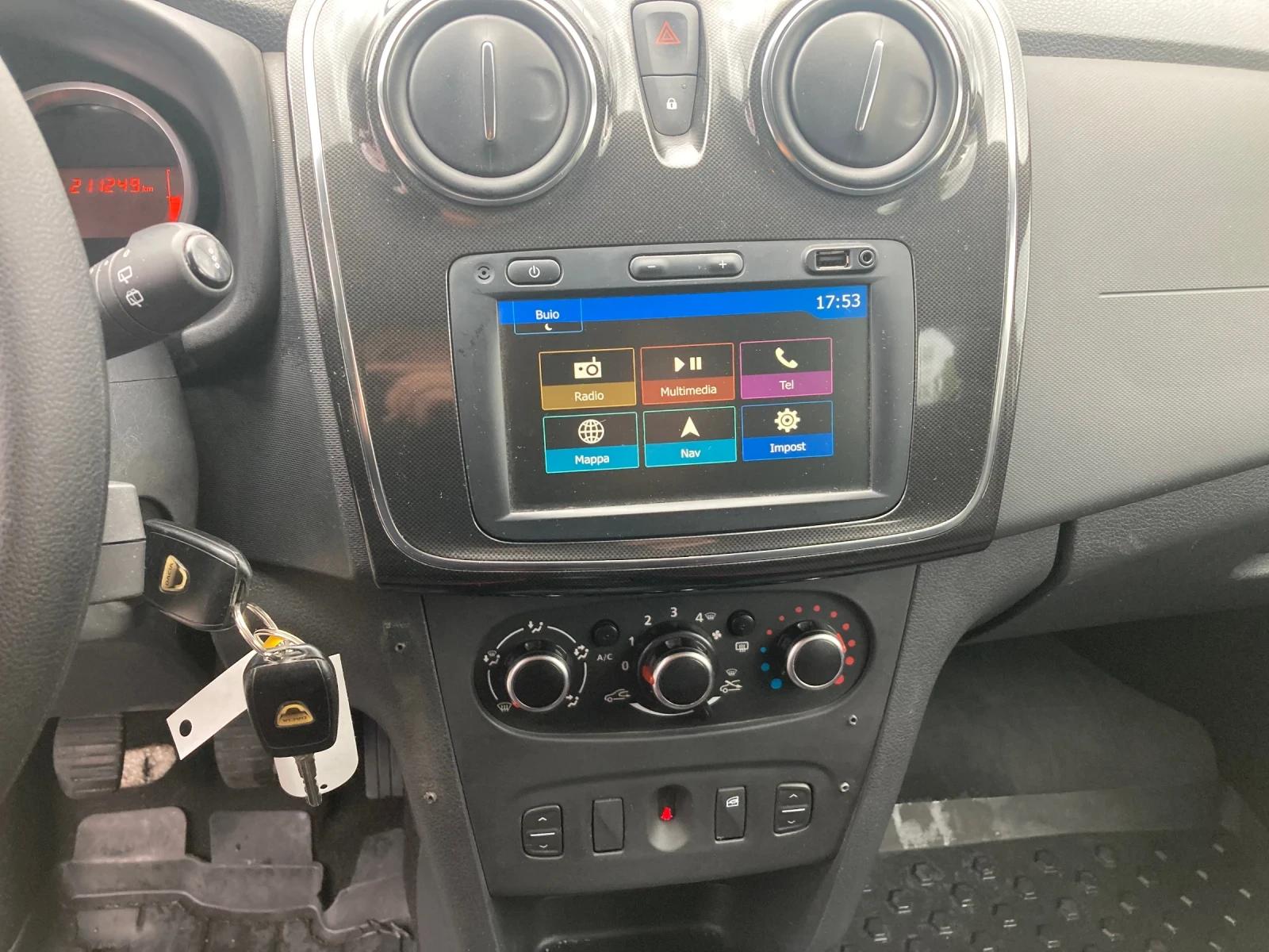 Dacia Logan 1.5 DCI 95ks EVRO-6  Klima, снимка 8 - Автомобили и джипове - 54653933