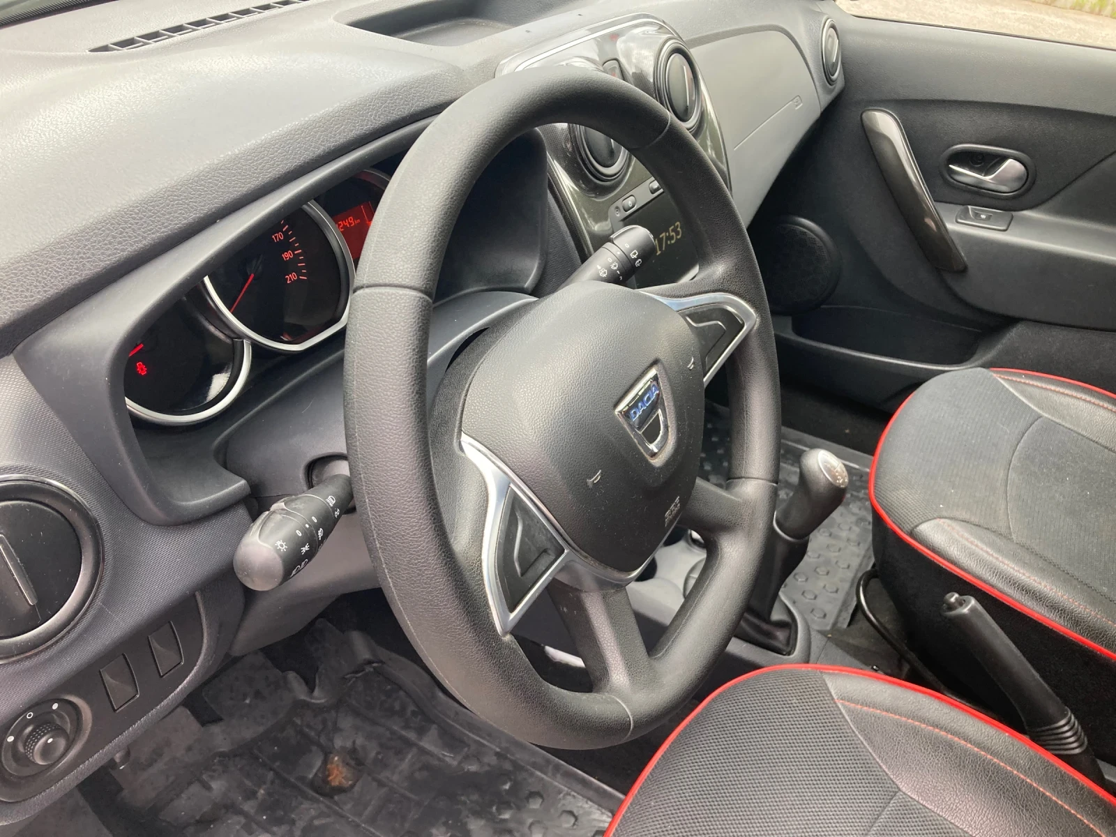 Dacia Logan 1.5 DCI 95ks EVRO-6  Klima, снимка 7 - Автомобили и джипове - 54653933