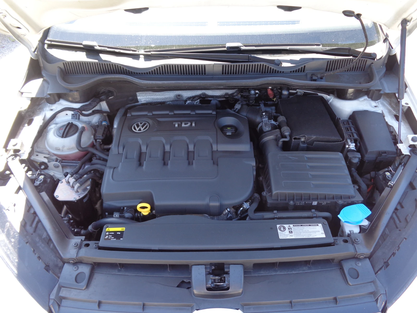 VW Sportsvan 1.6 TDI 110 hp EURO 6, снимка 15 - Автомобили и джипове - 54911536
