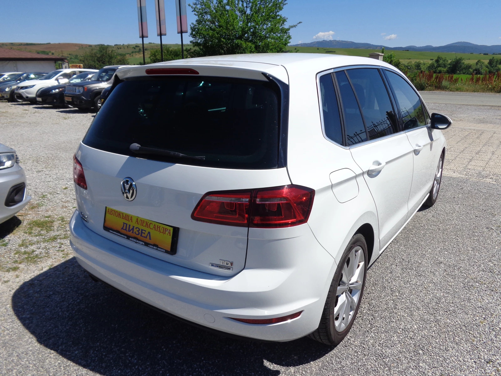 VW Sportsvan 1.6 TDI 110 hp EURO 6, снимка 5 - Автомобили и джипове - 54911536