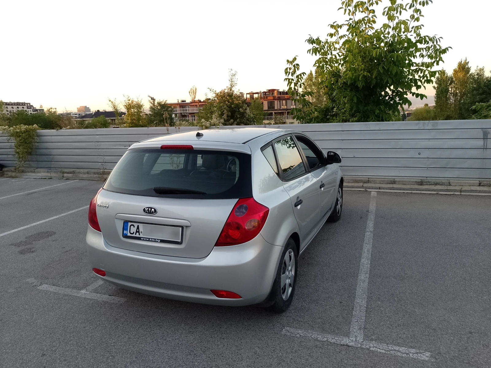Kia Ceed, снимка 4 - Автомобили и джипове - 54936403