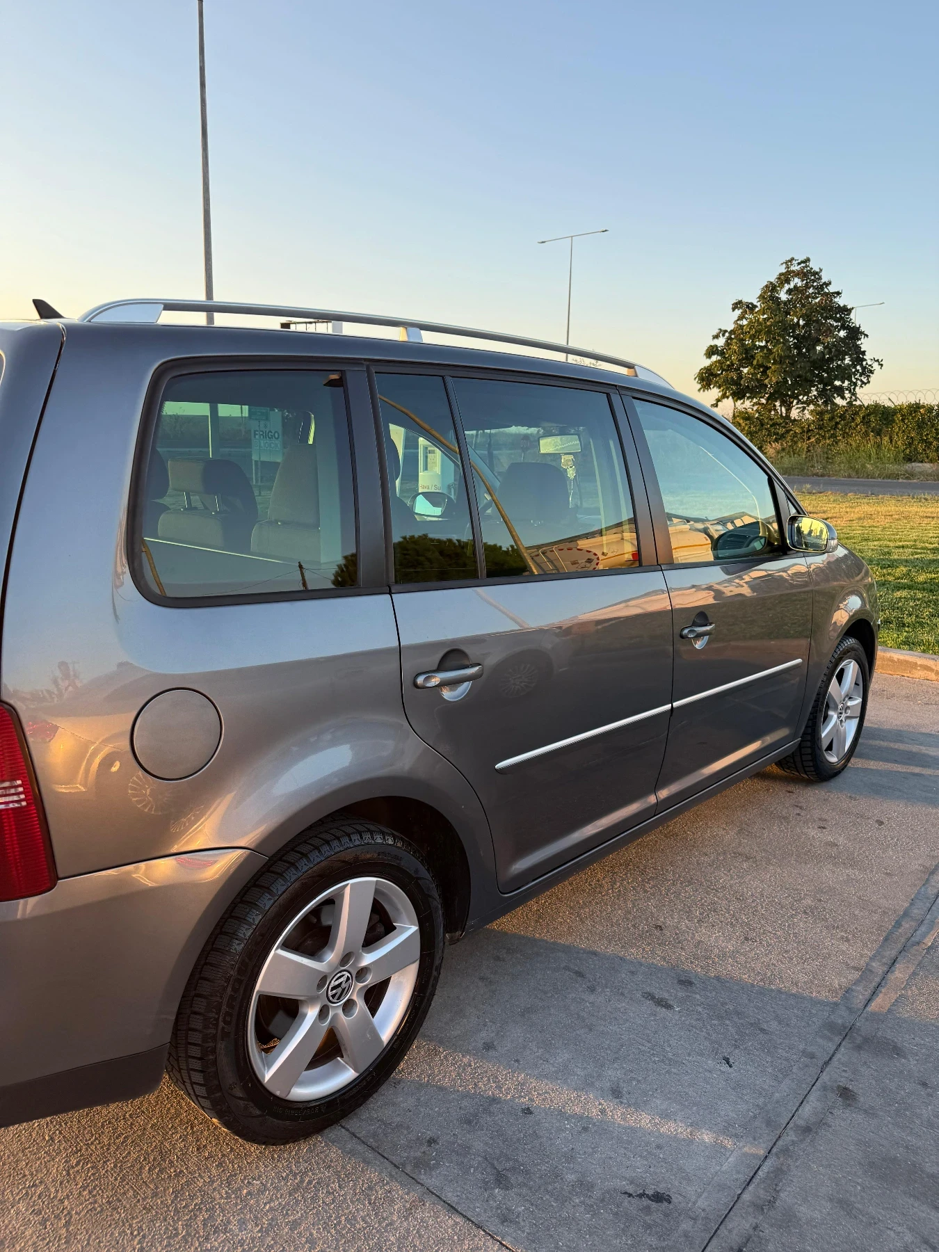 VW Touran, снимка 17 - Автомобили и джипове - 55892297