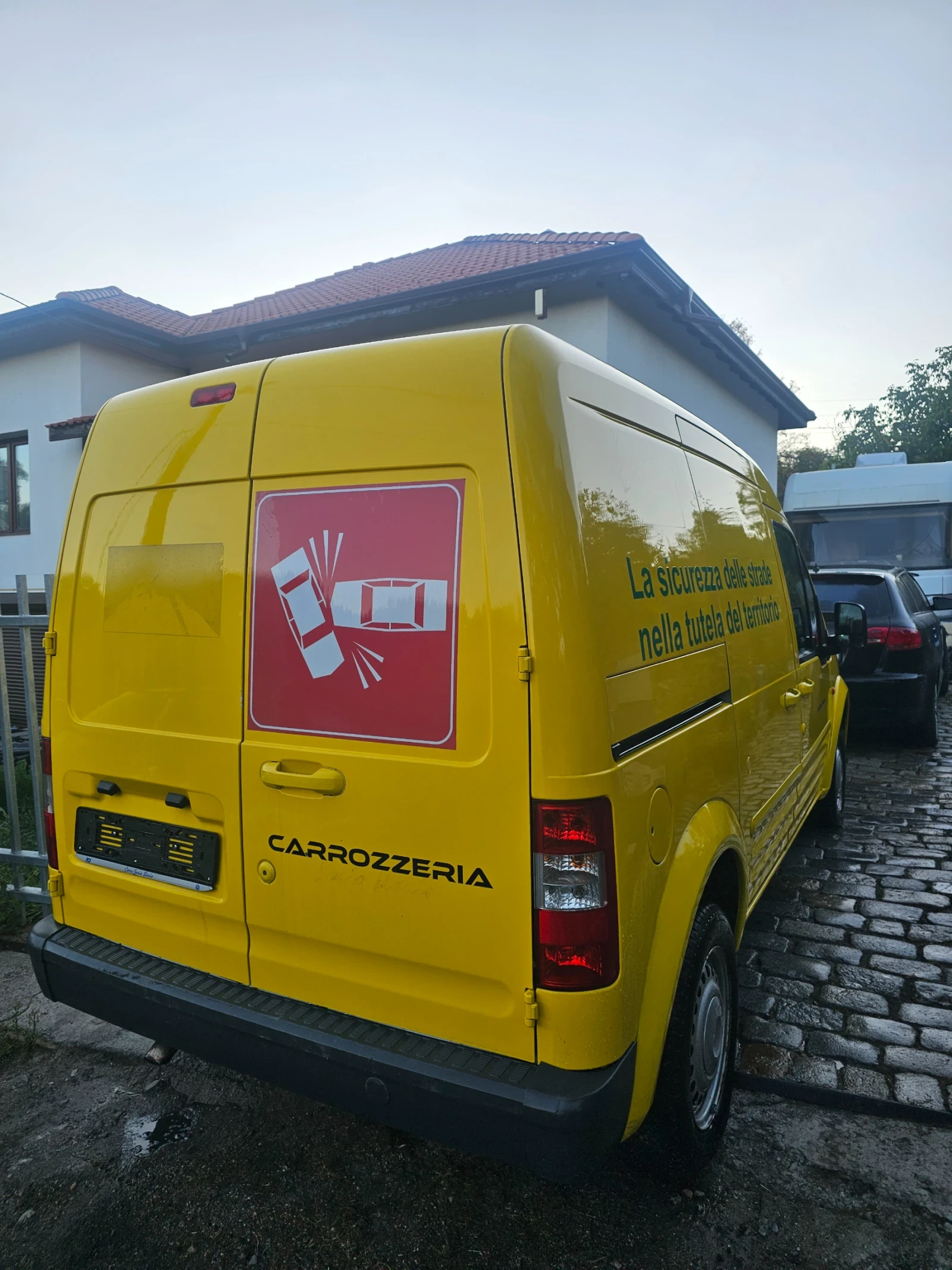 Ford Tourneo Connect 1.8 tdci 151000km top, снимка 6 - Автомобили и джипове - 56123674