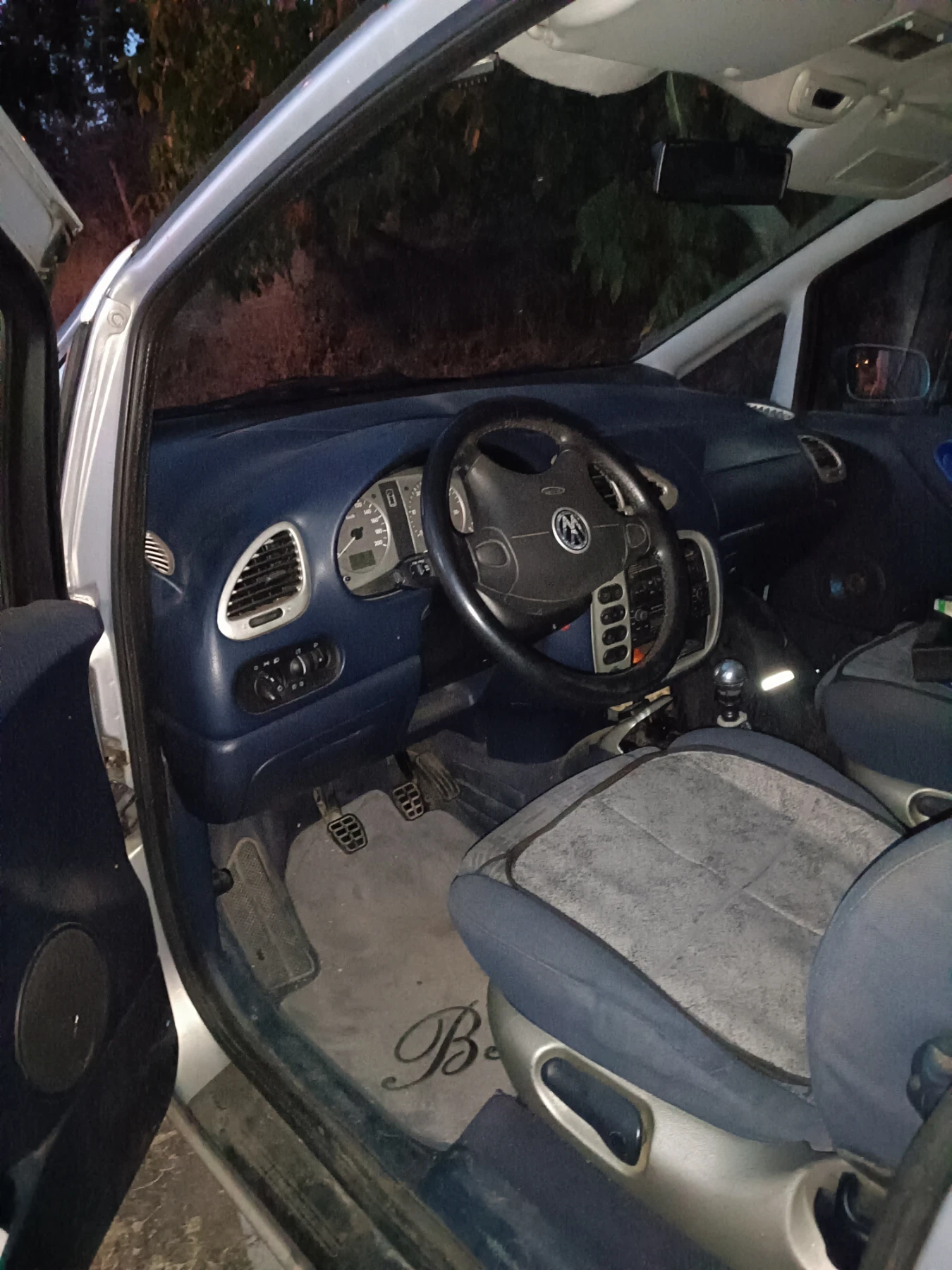 VW Sharan 1, 9 тди , снимка 3 - Автомобили и джипове - 56151981
