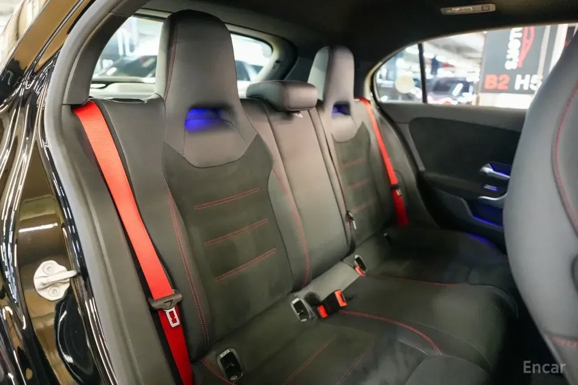 Mercedes-Benz A45 AMG 4MATIC+ * ПОДГРЕВ* КАМЕРА* КЕЙЛЕС* , снимка 13 - Автомобили и джипове - 56317144