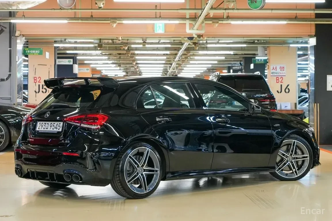 Mercedes-Benz A45 AMG 4MATIC+ * ПОДГРЕВ* КАМЕРА* КЕЙЛЕС* , снимка 2 - Автомобили и джипове - 56317144