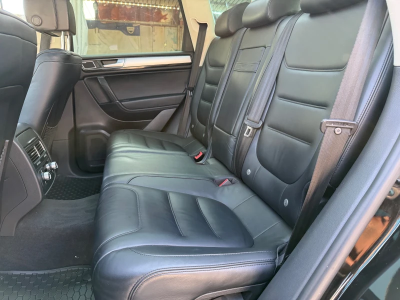 VW Touareg 3.0 TDI 262ps. 4motion СОБСТВЕН ЛИЗИНГ / БАРТЕР, снимка 10 - Автомобили и джипове - 50954898