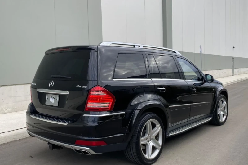 Mercedes-Benz GL 550 ИЗРЯДЕН * * AMG * * CARFAX * * АВТО КРЕДИТ * * , снимка 4 - Автомобили и джипове - 52856183