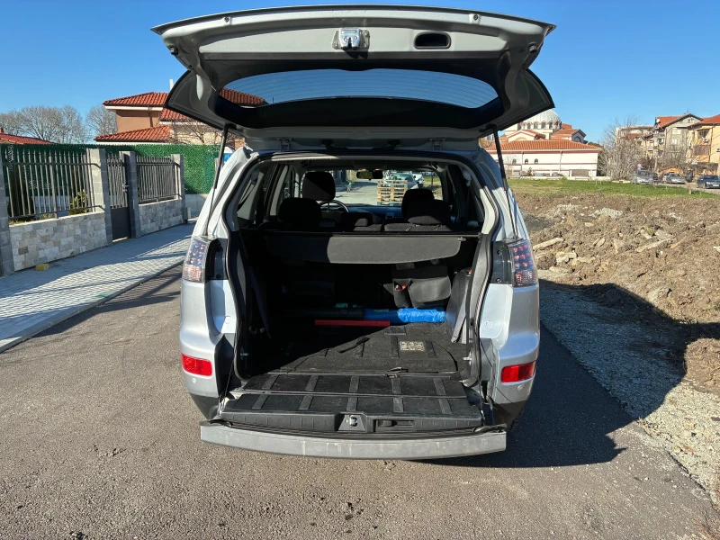 Mitsubishi Outlander 2.4 4WD, снимка 8 - Автомобили и джипове - 52948580