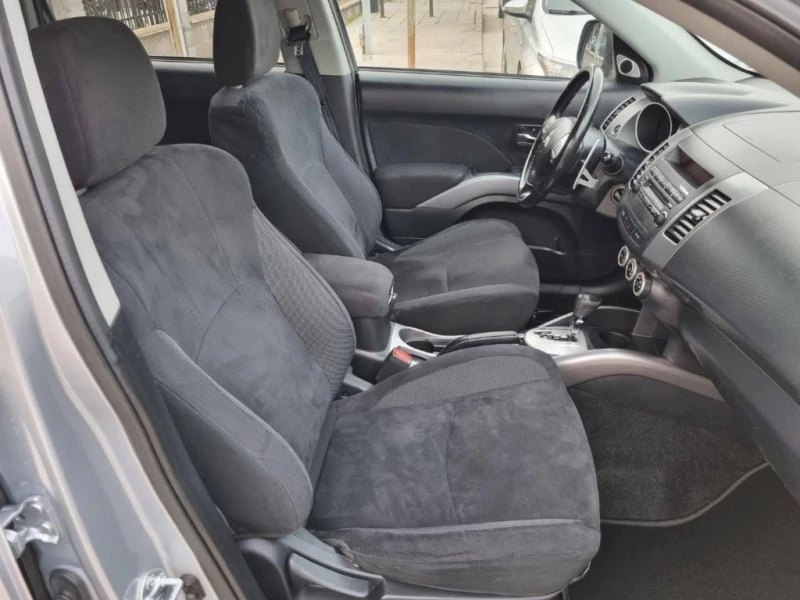 Mitsubishi Outlander 2.4 MIVEC 4WD, снимка 5 - Автомобили и джипове - 52948580
