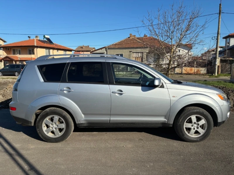 Mitsubishi Outlander 2.4 MIVEC 4WD, снимка 4 - Автомобили и джипове - 52948580