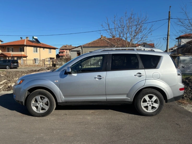 Mitsubishi Outlander 2.4 MIVEC 4WD, снимка 3 - Автомобили и джипове - 52948580
