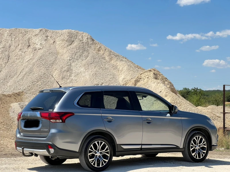Mitsubishi Outlander, снимка 3 - Автомобили и джипове - 53495767