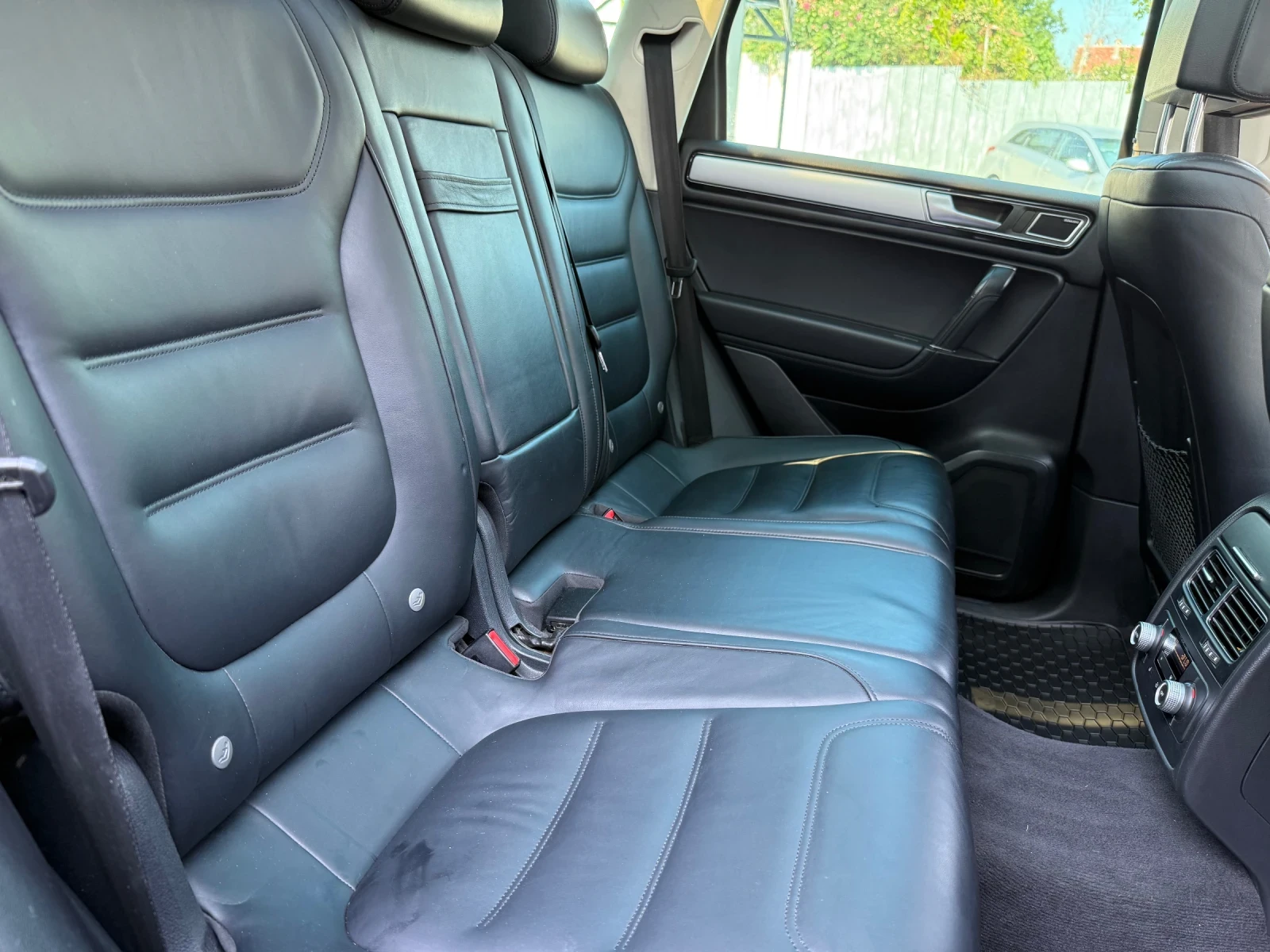 VW Touareg 3.0 TDI 262ps. 4motion СОБСТВЕН ЛИЗИНГ / БАРТЕР - изображение 9