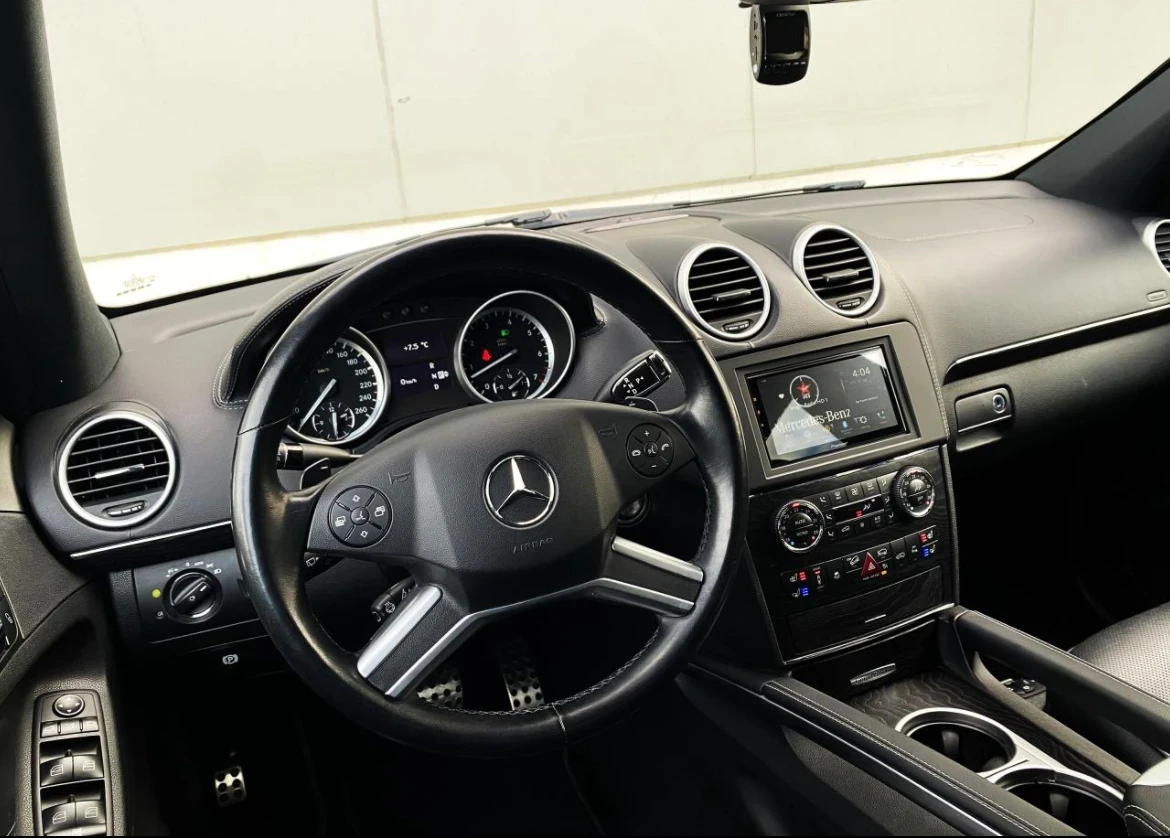 Mercedes-Benz GL 550 ИЗРЯДЕН * * AMG * * CARFAX * * АВТО КРЕДИТ * *  - изображение 6