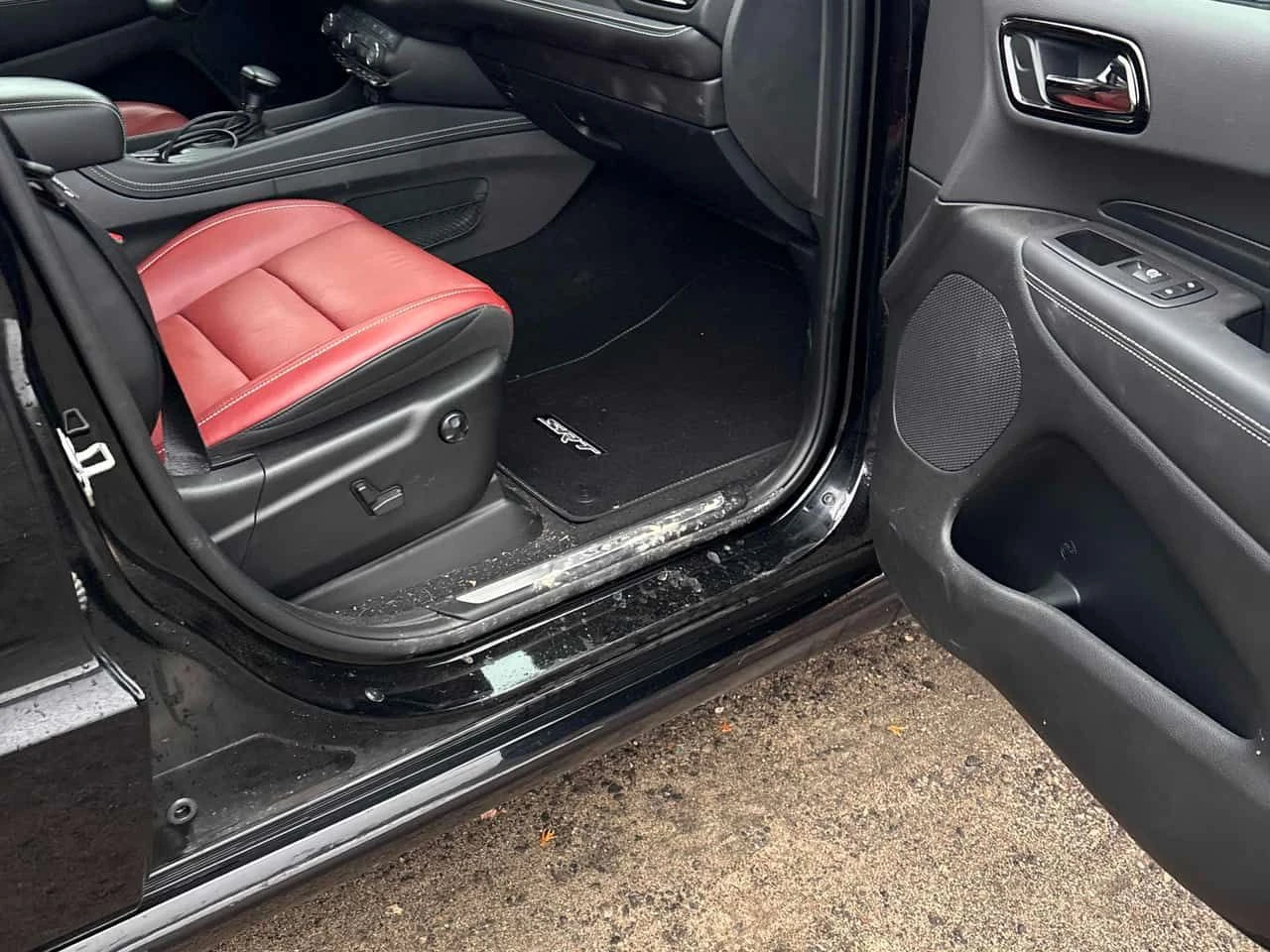 Dodge Durango * SRT 392 Plus * PANO* KEYLESS* ПОДГРЕВ* , снимка 15 - Автомобили и джипове - 54048466