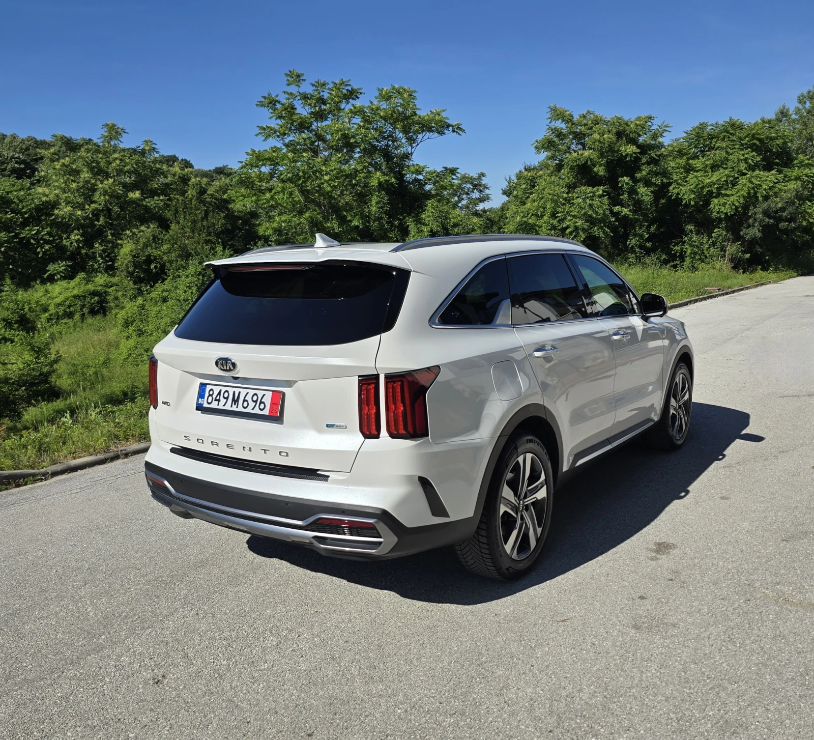 Kia Sorento PHEV* Platinum* 4WD* Cam 360 * Подгрев* Обдухване, снимка 2 - Автомобили и джипове - 55141058