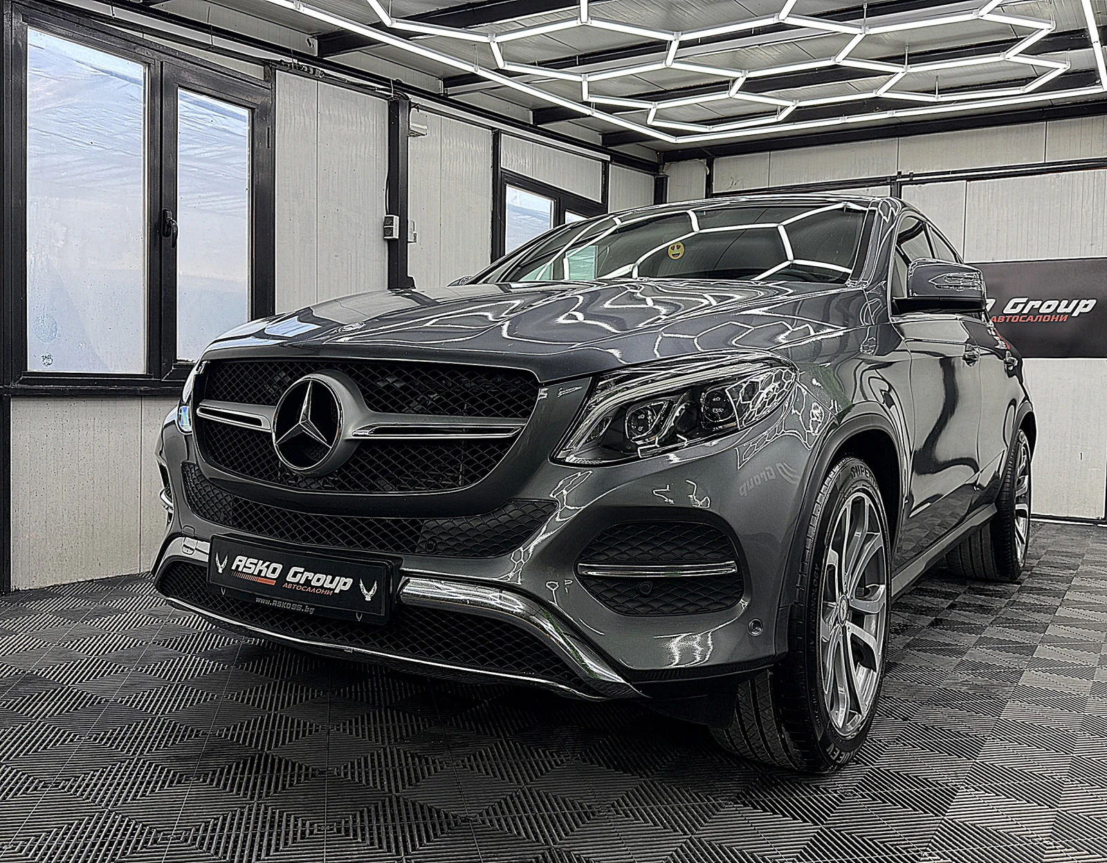 Mercedes-Benz GLE 350 KUPE/KeylessGO/PANORAMA/4-Matic/СОБСТВЕН ЛИЗИНГ, снимка 2 - Автомобили и джипове - 55440285