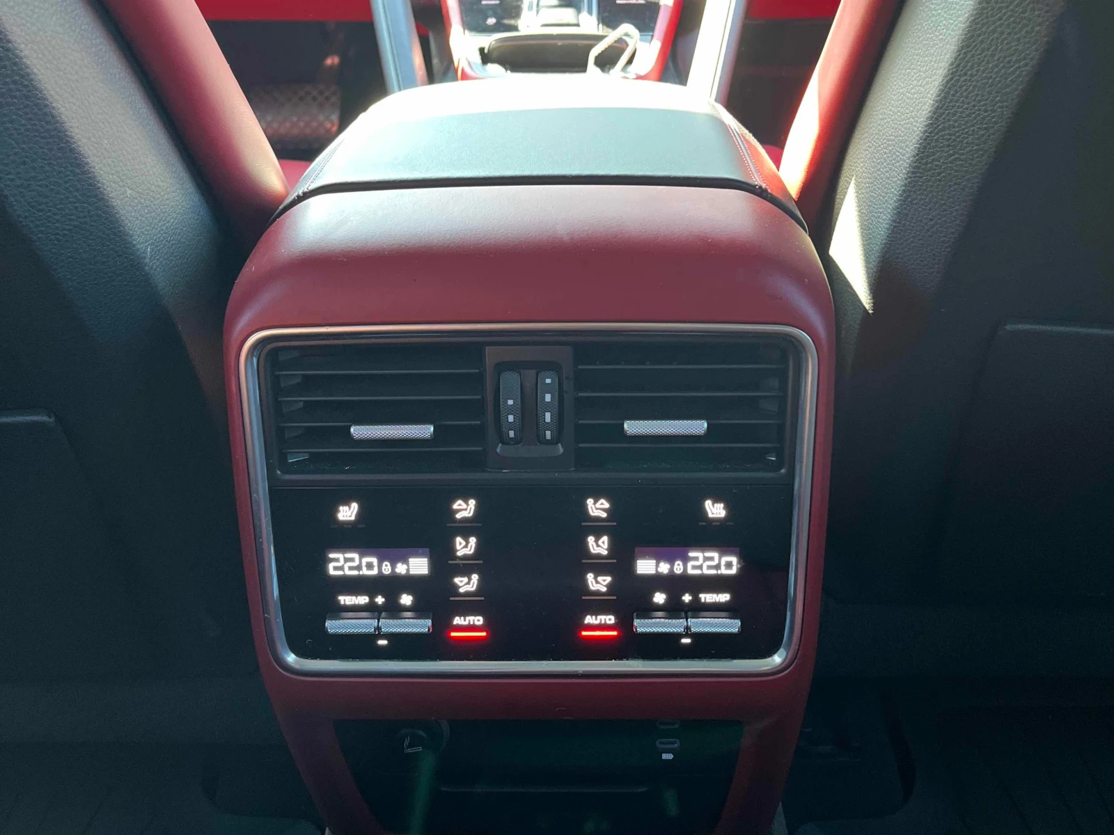 Porsche Cayenne  AWD 3.0L / ОБДУХВАНЕ / 360 / MEMORY / PANO , снимка 11 - Автомобили и джипове - 55999598