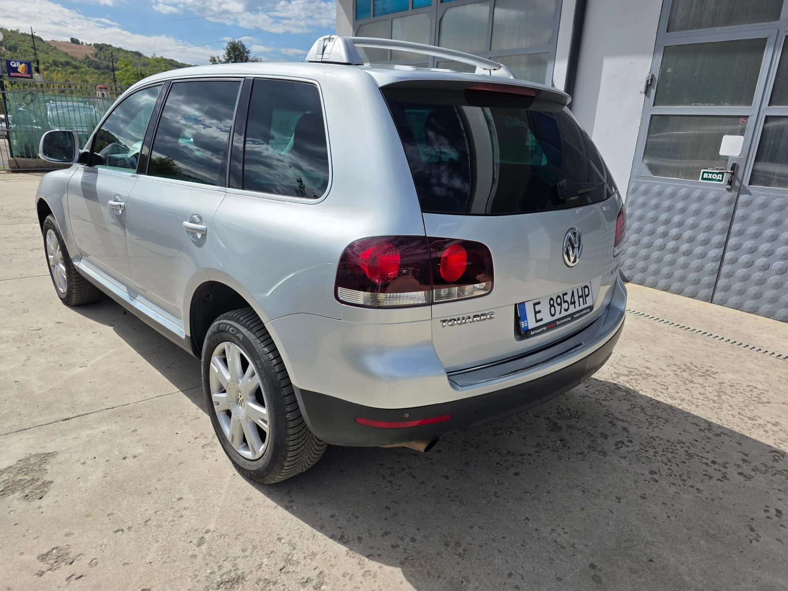 VW Touareg 3.0TDI, снимка 5 - Автомобили и джипове - 56193308