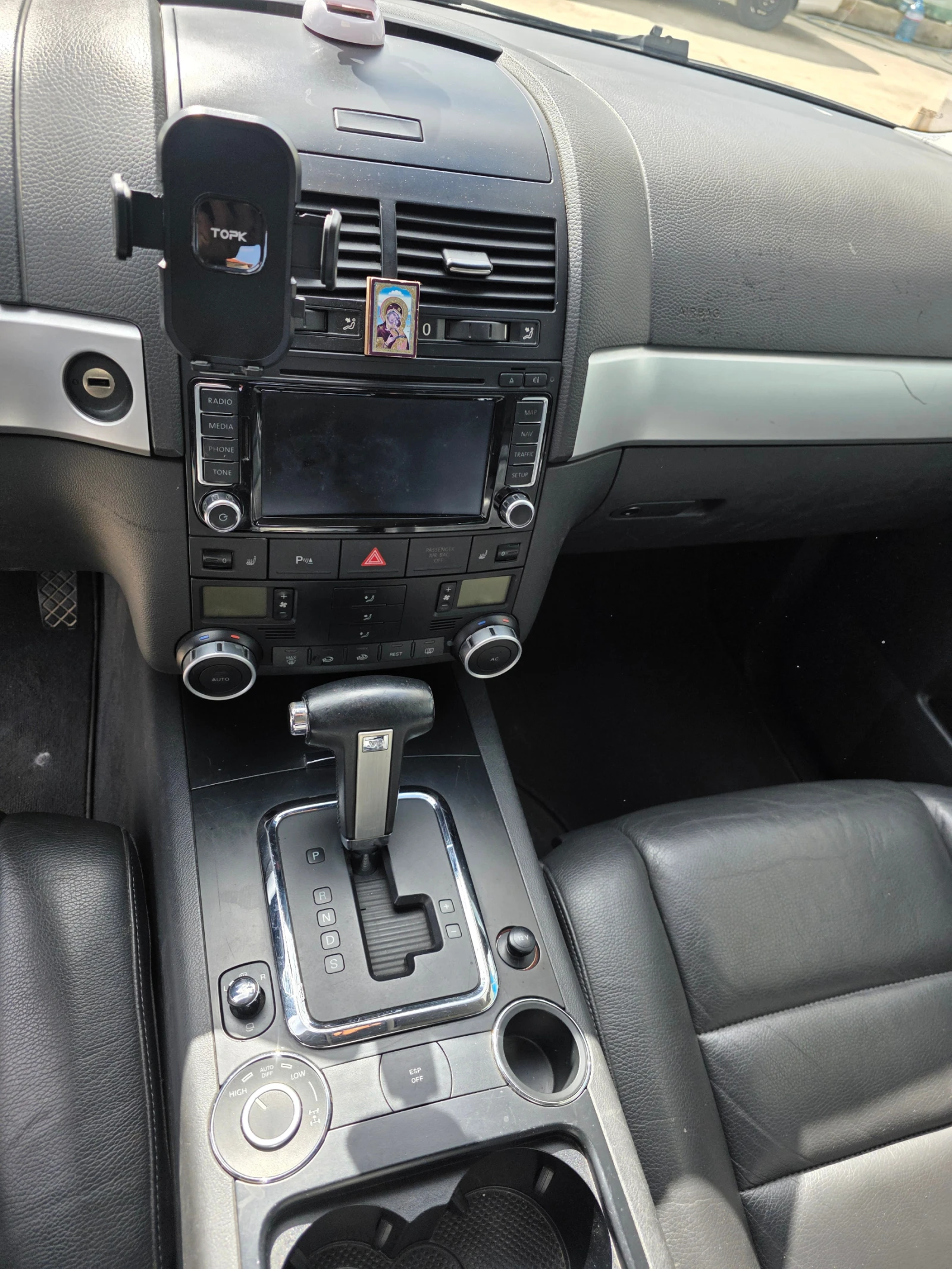VW Touareg 3.0TDI, снимка 14 - Автомобили и джипове - 56193308