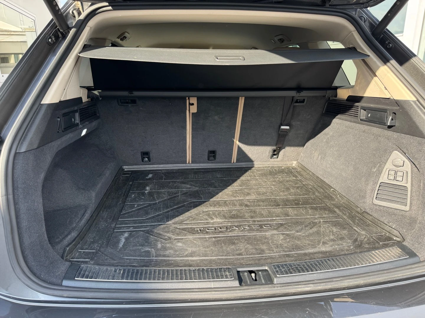VW Touareg, снимка 9 - Автомобили и джипове - 56421999