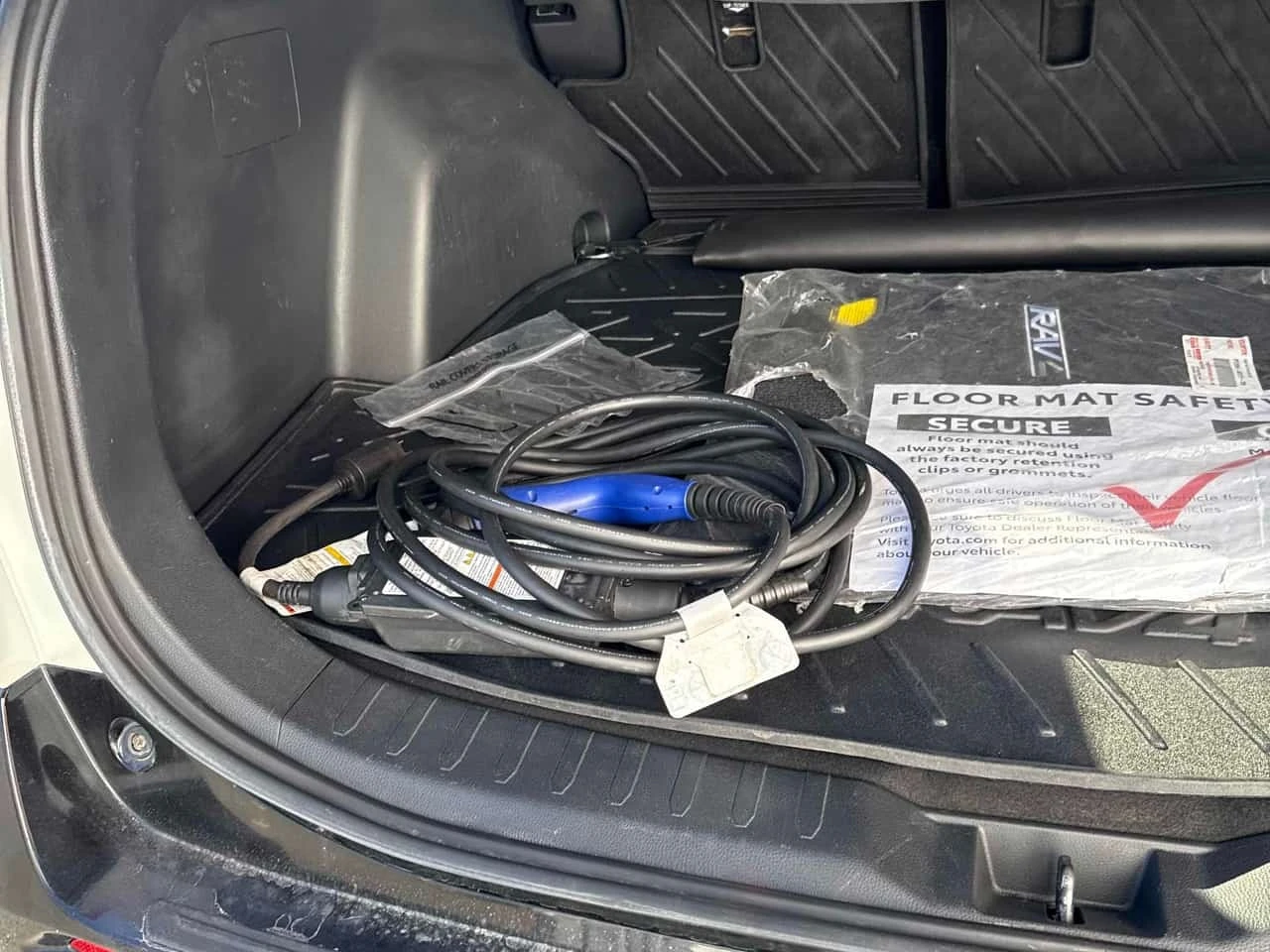 Toyota Rav4 PLUG-IN HYBRID * XSE * CARFAX *  | Mobile.bg � ����������� 13